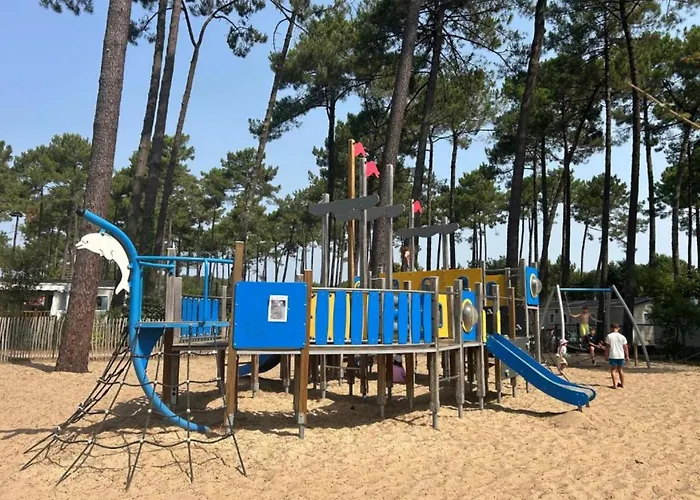 Kemping Mh239 Bora Bora 3ch Et 1sdb Dans 4 Etoiles