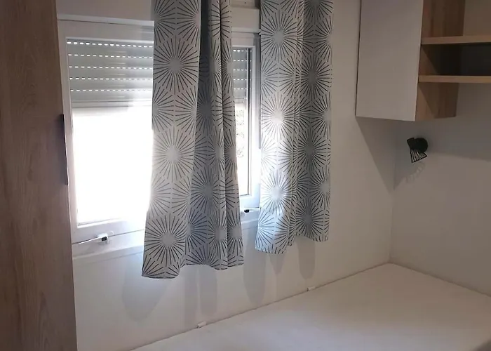 Mh239 Bora Bora 3ch Et 1sdb Dans 4 Etoiles Campingplads Saint-Julien-en-Born